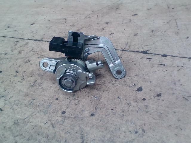 bontott AUDI A8 Csomagtérajtó Zárbetét