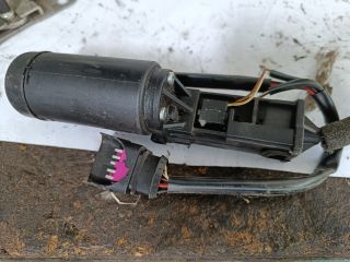 bontott AUDI A8 Csomagtérajtó Zárszerkezet