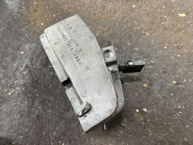 bontott AUDI A8 Csomagtérajtó Zárszerkezet