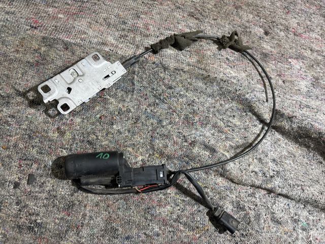 bontott AUDI A8 Csomagtérajtó Zárszerkezet