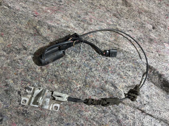 bontott AUDI A8 Csomagtérajtó Zárszerkezet