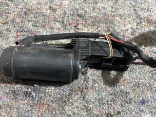 bontott AUDI A8 Csomagtérajtó Zárszerkezet