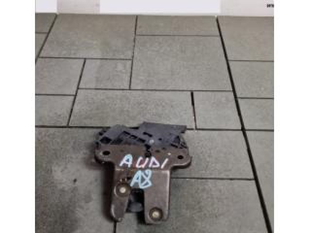 bontott AUDI A8 Csomagtérajtó Zárszerkezet