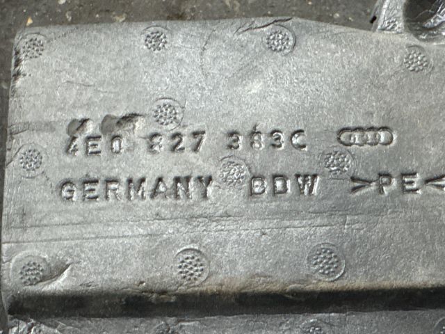 bontott AUDI A8 Csomagtérajtó Zárszerkezet