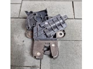 bontott AUDI A8 Csomagtérajtó Zárszerkezet