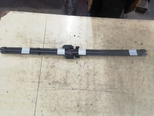 bontott AUDI A8 Első Ablaktörlő Lapát Pár