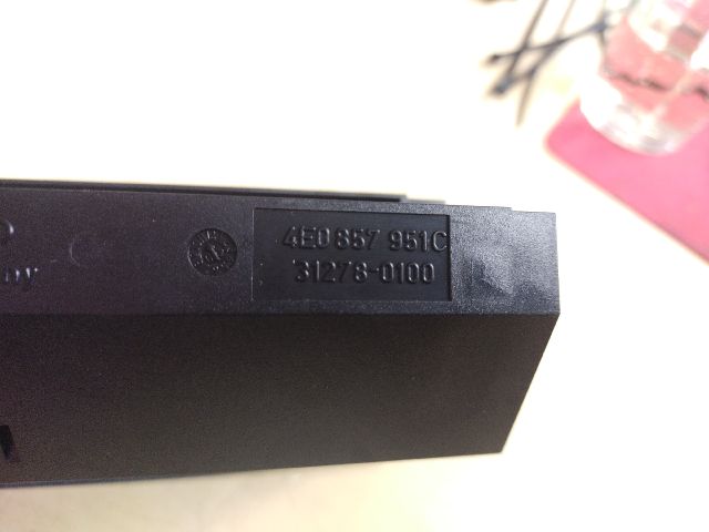 bontott AUDI A8 Első Hamutartó