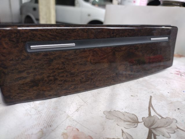 bontott AUDI A8 Első Hamutartó