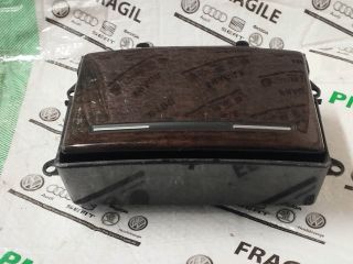 bontott AUDI A8 Első Hamutartó