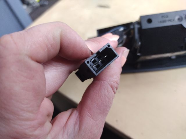 bontott AUDI A8 Első Hamutartó