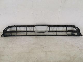 bontott AUDI A8 Első Lökhárító Alsó Középső Díszrács