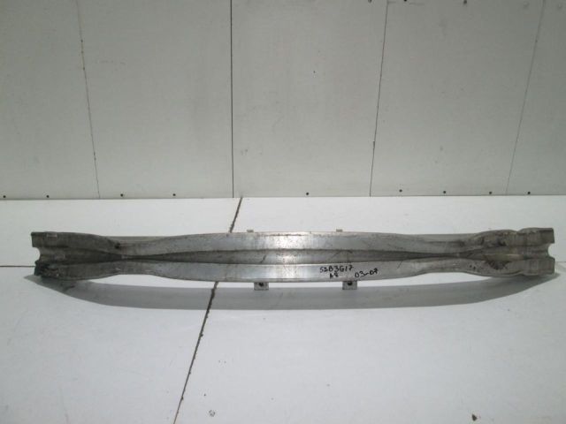 bontott AUDI A8 Első Lökhárító Merevítő (Fém)