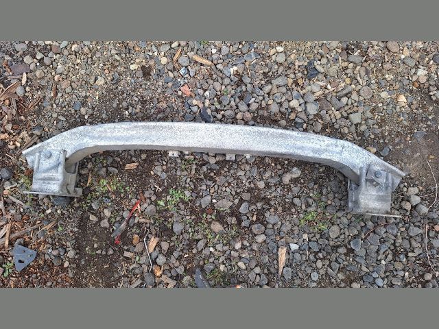 bontott AUDI A8 Első Lökhárító Merevítő (Fém)