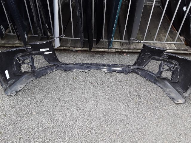 bontott AUDI A8 Első Lökhárító (Részeivel)