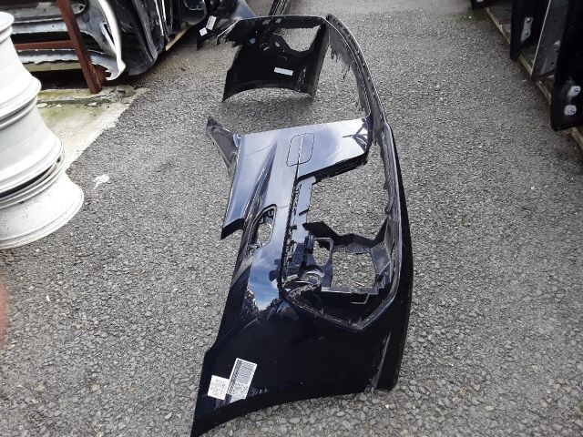 bontott AUDI A8 Első Lökhárító (Részeivel)