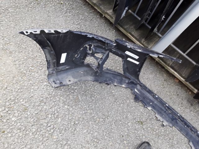 bontott AUDI A8 Első Lökhárító (Részeivel)