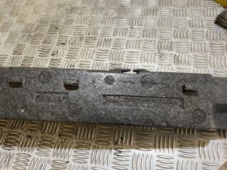 bontott AUDI A8 Első Lökhárító Ütközés Elnyelő Hab