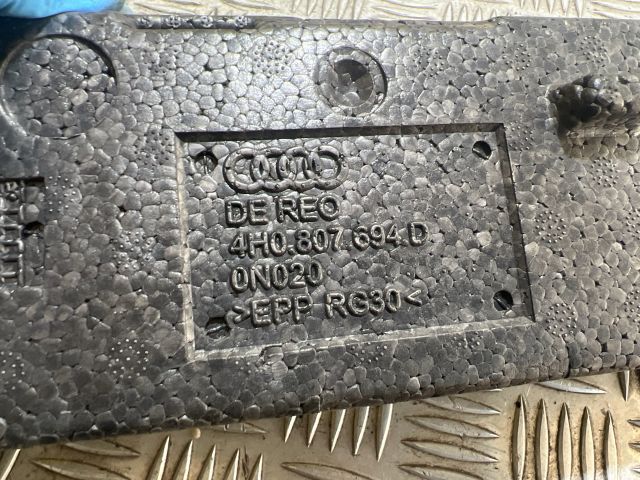 bontott AUDI A8 Első Lökhárító Ütközés Elnyelő Hab