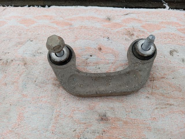 bontott AUDI A8 Első Stabilizátor Pálca