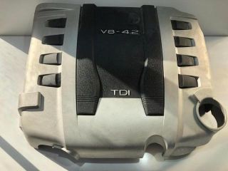 bontott AUDI A8 Felső Hűtőburkolat