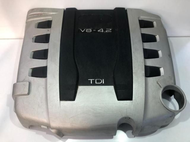 bontott AUDI A8 Felső Hűtőburkolat