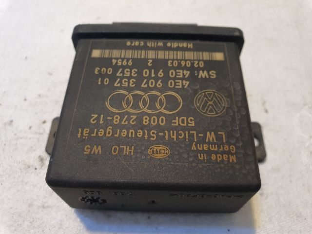 bontott AUDI A8 Fényszóró Elektronika