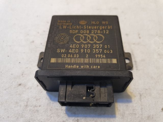 bontott AUDI A8 Fényszóró Elektronika