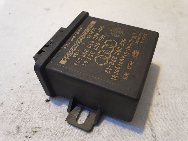 bontott AUDI A8 Fényszóró Elektronika