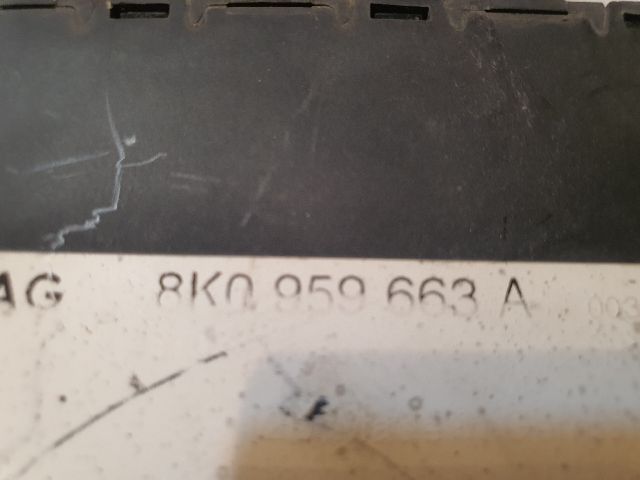 bontott AUDI A8 Feszültségszabályzó