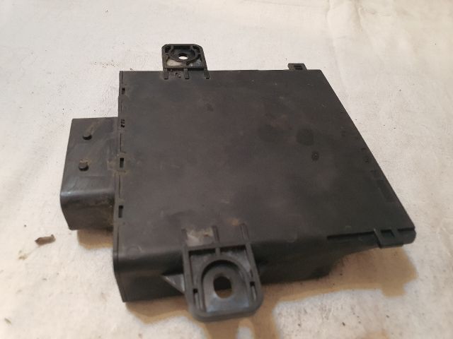 bontott AUDI A8 Feszültségszabályzó