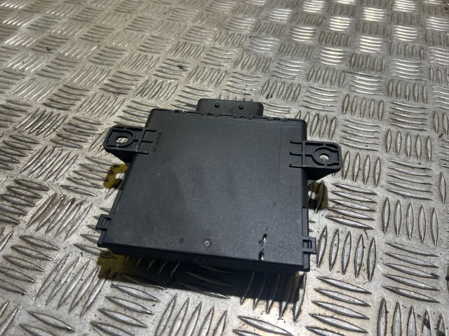 bontott AUDI A8 Feszültségszabályzó