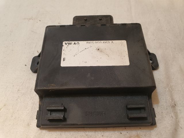 bontott AUDI A8 Feszültségszabályzó