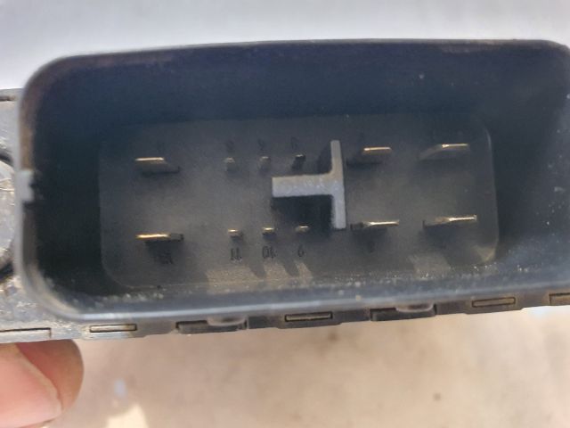 bontott AUDI A8 Feszültségszabályzó