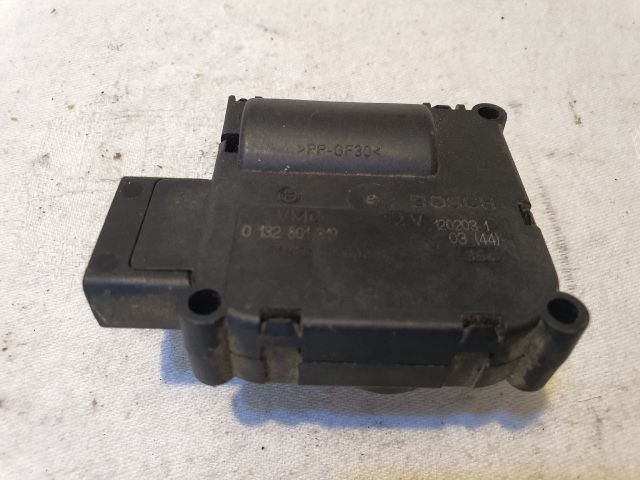 bontott AUDI A8 Fűtés Állító Motor