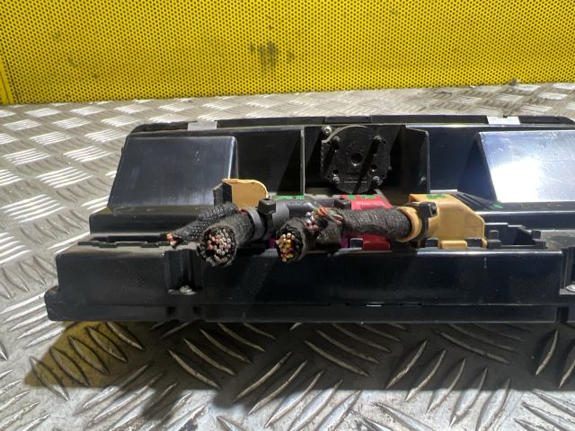 bontott AUDI A8 Fűtéskapcsoló (digit klímás)