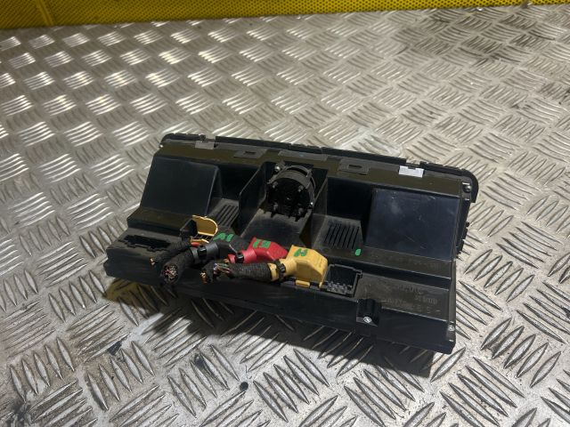 bontott AUDI A8 Fűtéskapcsoló (digit klímás)