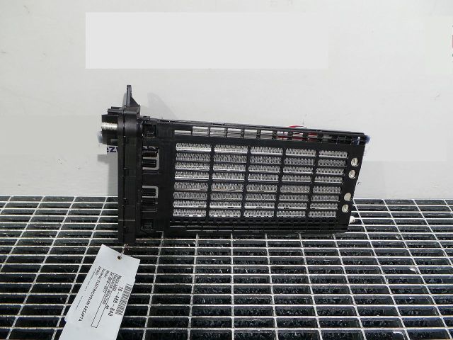 bontott AUDI A8 Fűtőradiátor