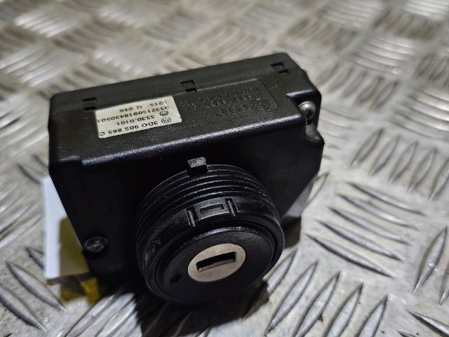 bontott AUDI A8 Gyújtáskapcsoló Házzal