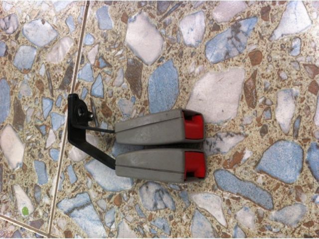 bontott AUDI A8 Hátsó középső Biztonsági Öv Csat