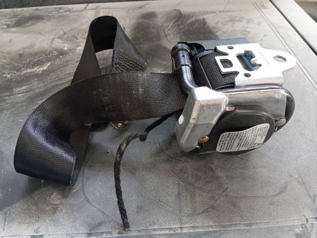 bontott AUDI A8 Hátsó középső Biztonsági Öv