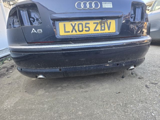 bontott AUDI A8 Hátsó Lökhárító (Részeivel)