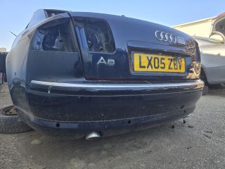 bontott AUDI A8 Hátsó Lökhárító (Részeivel)