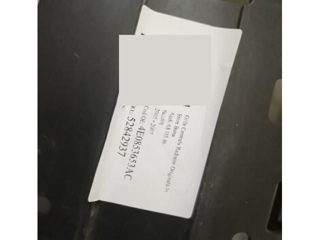 bontott AUDI A8 Hűtőrács