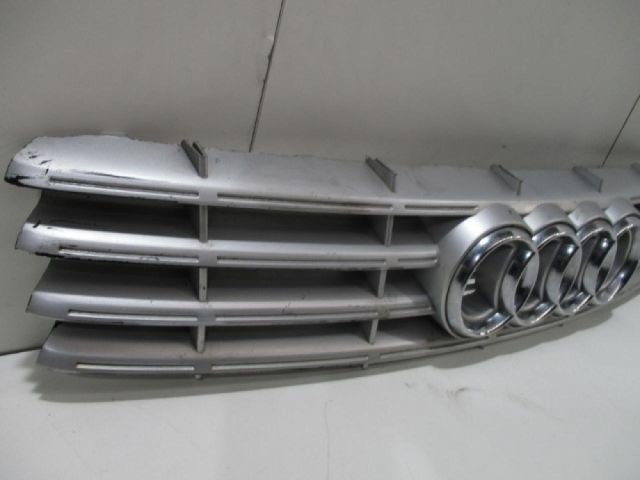 bontott AUDI A8 Hűtőrács