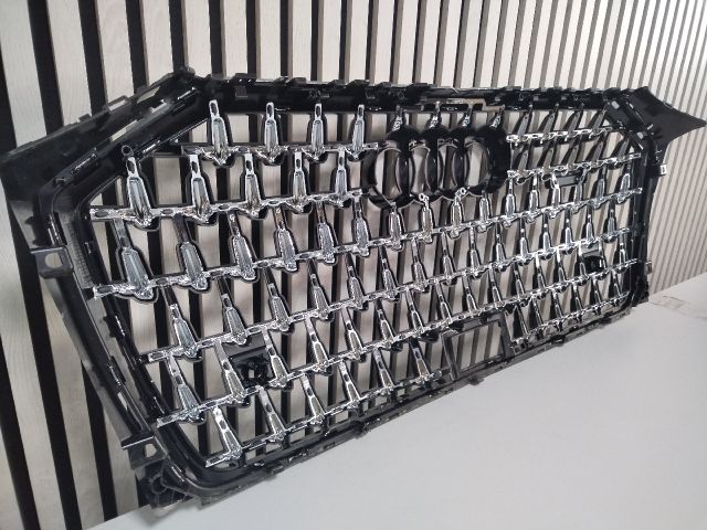 bontott AUDI A8 Hűtőrács