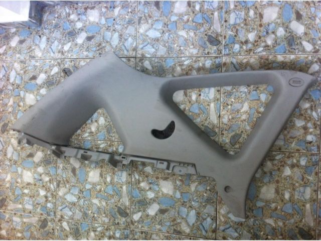 bontott AUDI A8 Jobb C Oszlop Burkolat