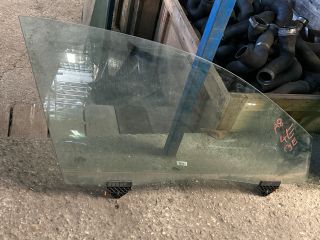 bontott AUDI A8 Jobb első Ablak