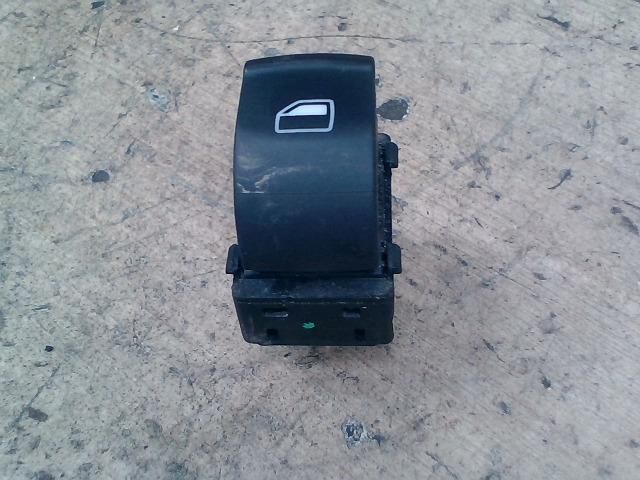 bontott AUDI A8 Jobb első Ablakemelő Kapcsoló