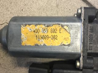 bontott AUDI A8 Jobb első Ablakemelő Motor