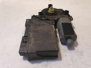 bontott AUDI A8 Jobb első Ablakemelő Motor